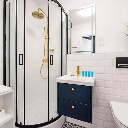 Daire Metro Dworzec Gdanski Elegant Studio Varşova